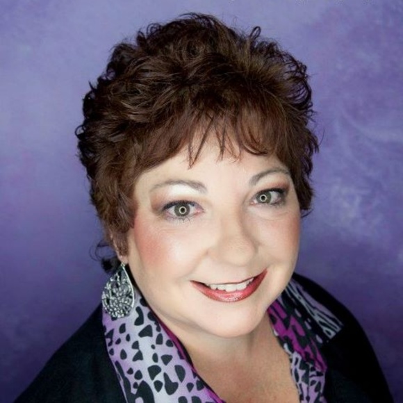 Meet your Posher, Tamara - Picture 1 of 1